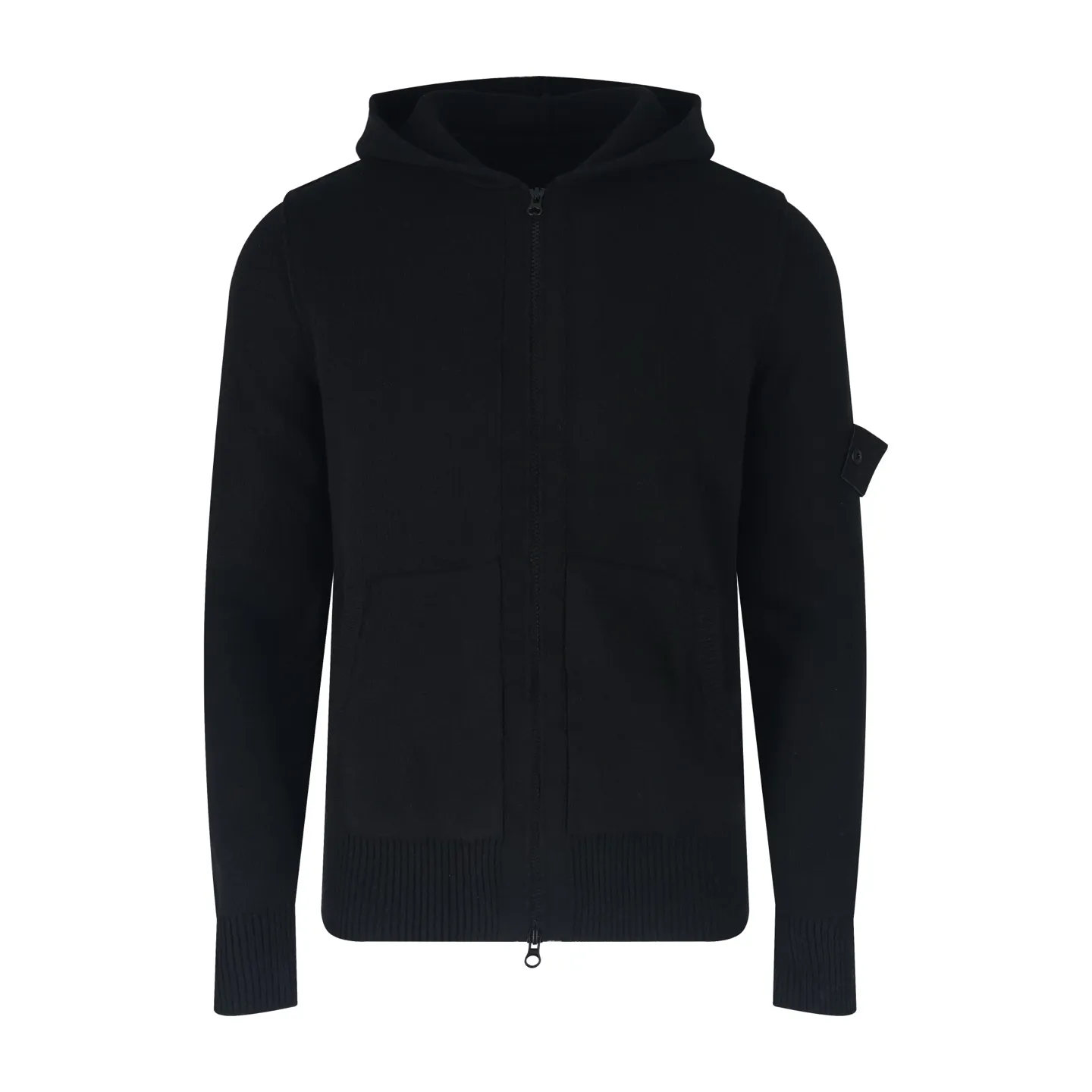 P530 [Exclusive supply] Stone island zipper knitted jacket. The fabric is made of merino wool. This wool has 78% wool content. It is a wool yarn with ultra-high wool content. The loom-finished clothes contain 22% cotton, making the clothes more suitable for the upper body. The armbands are made with Tajima embroidery machines and modified several times before the final version is produced. Size:S-M-L-XL